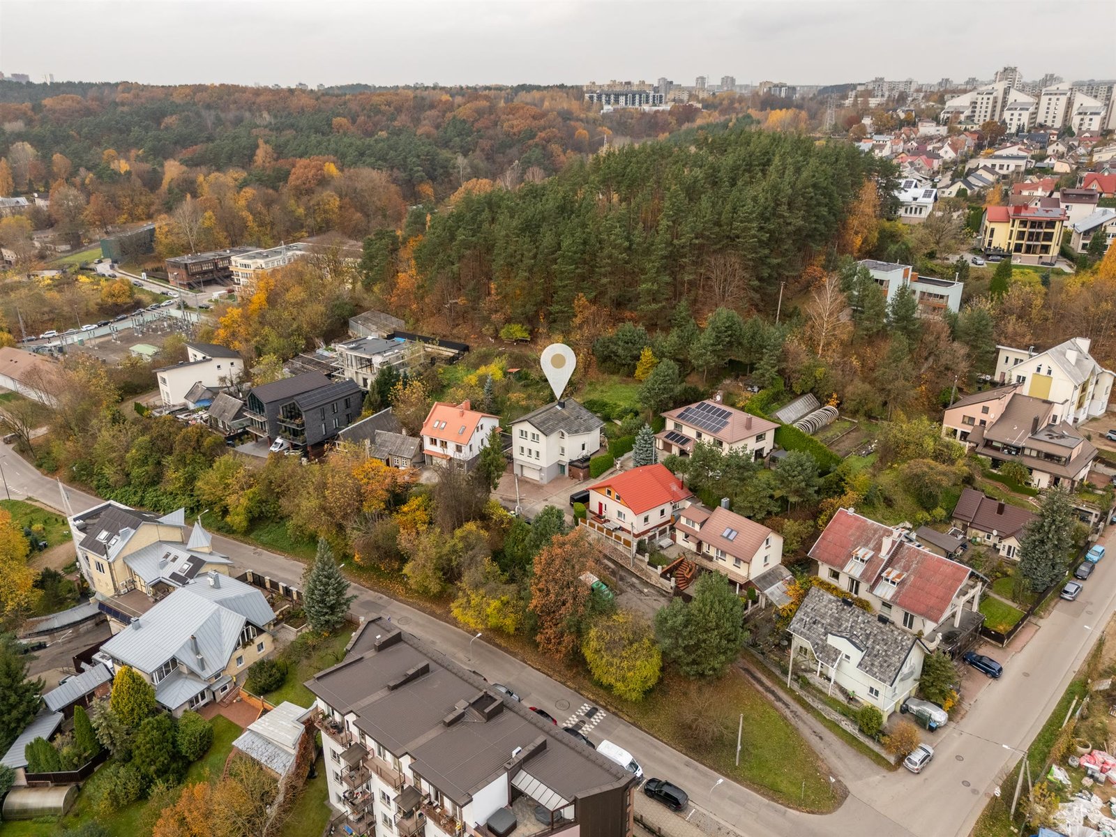 Namas su 8,31 a sklypu Žvėryne, Paribio g. 38